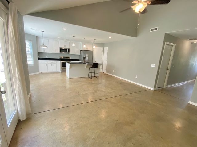 133 S Pinyon Point, Fayetteville, AR 72701