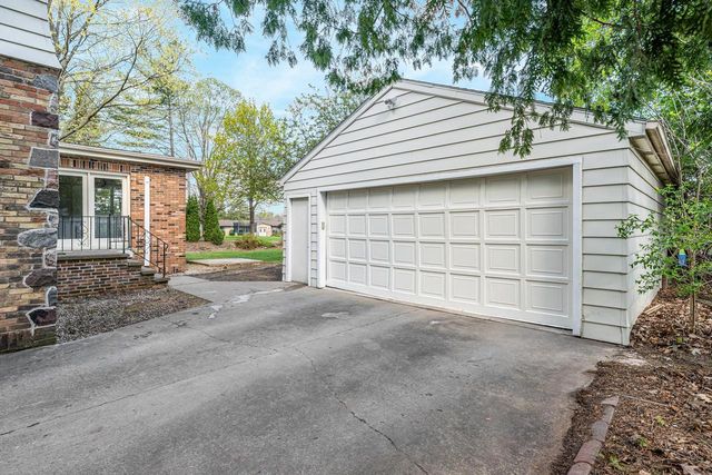 1026 W CALUMET STREET, Appleton, WI 54915