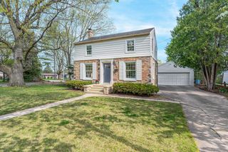 1026 W CALUMET STREET, Appleton, WI 54915