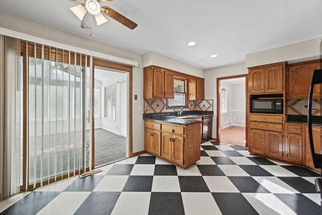 12839 S Ponderosa Drive, Palos Heights, IL 60463