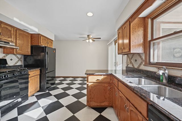 12839 S Ponderosa Drive, Palos Heights, IL 60463
