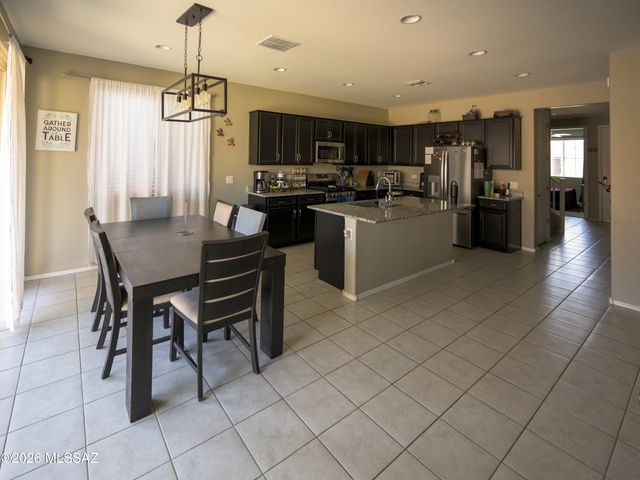 12093 E Ryscott Circle, Vail, AZ 85641