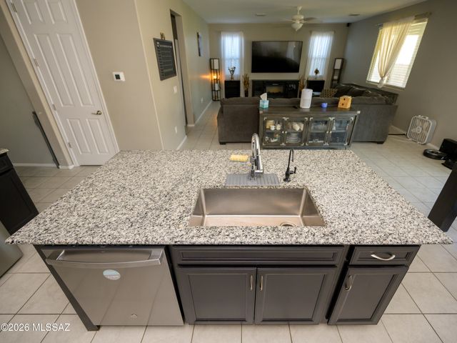 12093 E Ryscott Circle, Vail, AZ 85641