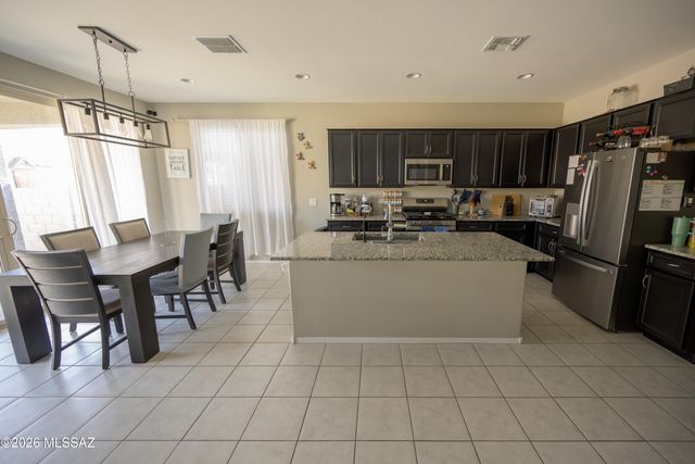 12093 E Ryscott Circle, Vail, AZ 85641