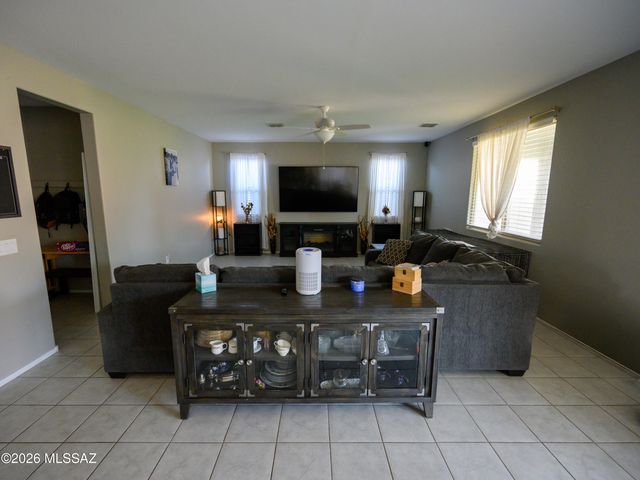 12093 E Ryscott Circle, Vail, AZ 85641