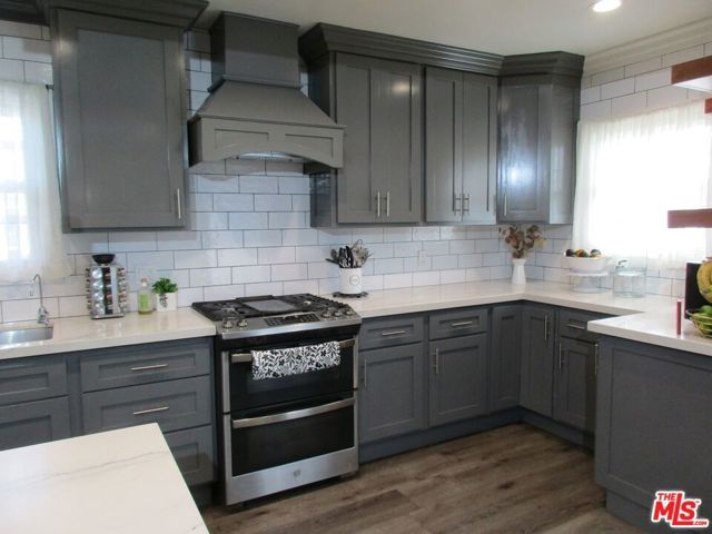 1829 W 84th Place, Los Angeles, CA 90047