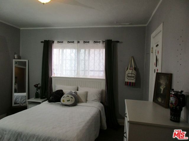 1829 W 84th Place, Los Angeles, CA 90047