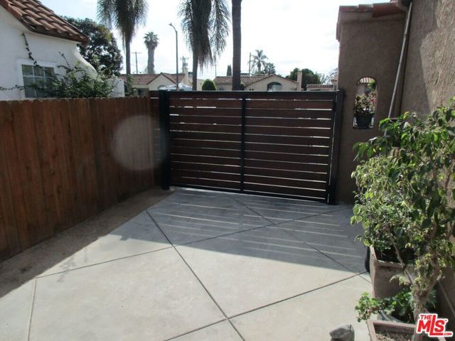 1829 W 84th Place, Los Angeles, CA 90047
