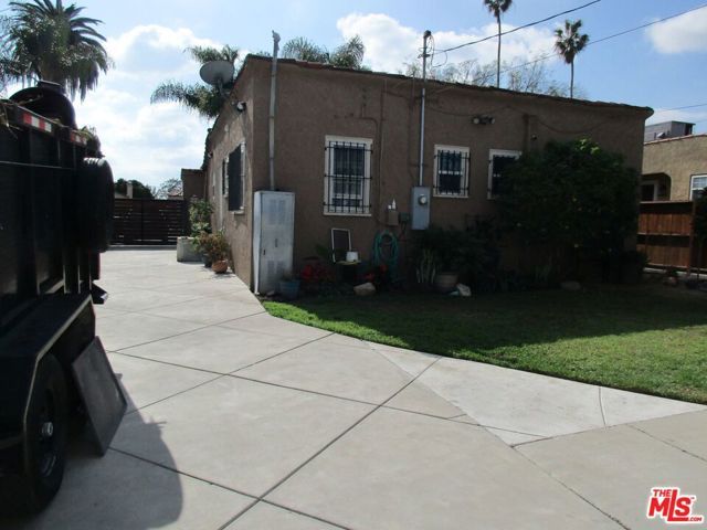 1829 W 84th Place, Los Angeles, CA 90047