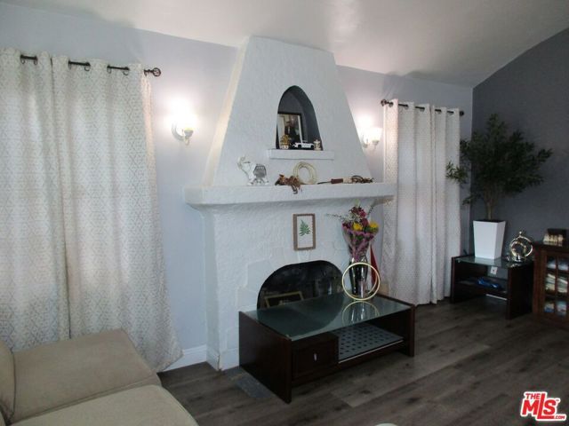 1829 W 84th Place, Los Angeles, CA 90047