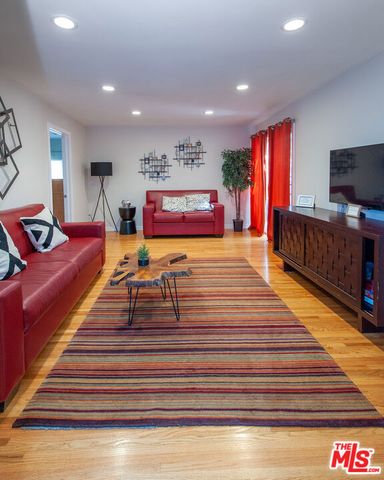 5226 College View Avenue, Los Angeles, CA 90041