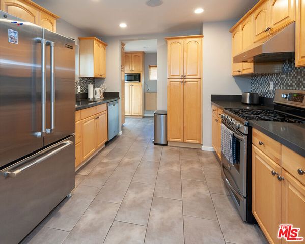 5226 College View Avenue, Los Angeles, CA 90041