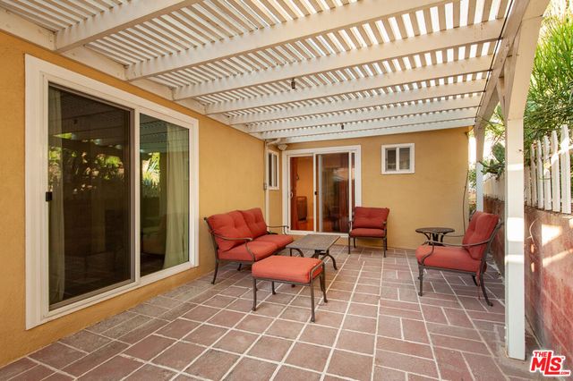 5226 College View Avenue, Los Angeles, CA 90041