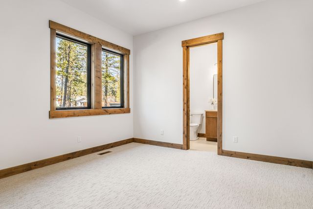 17875 Preservation Loop 422, Bend, OR 97707