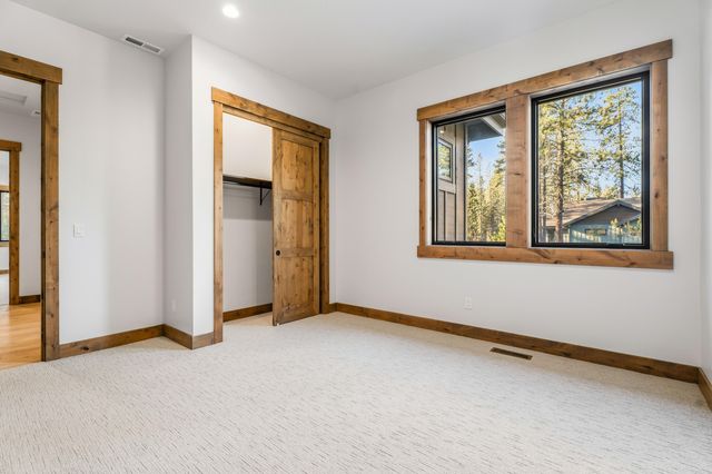 17875 Preservation Loop 422, Bend, OR 97707