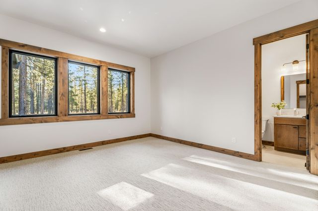 17875 Preservation Loop 422, Bend, OR 97707