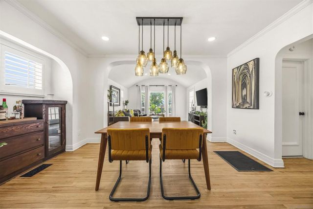 1011 W Cypress Ave, Redlands, CA 92373
