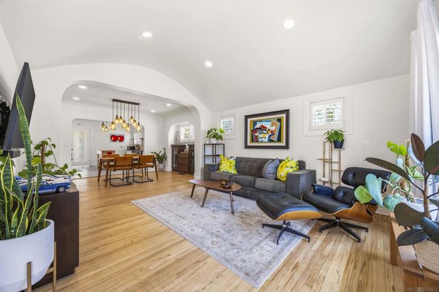 1011 W Cypress Ave, Redlands, CA 92373