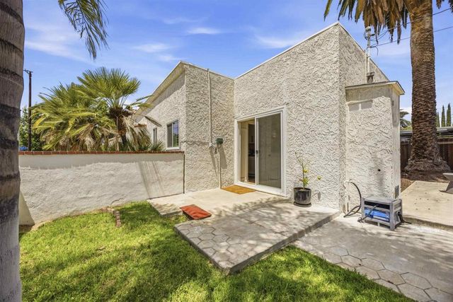 1011 W Cypress Ave, Redlands, CA 92373