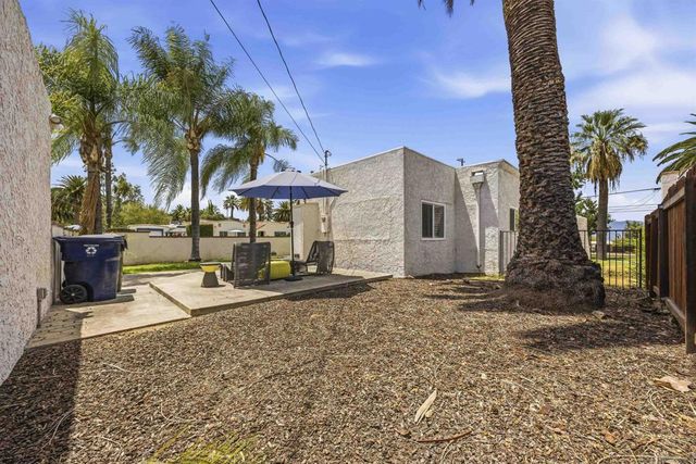 1011 W Cypress Ave, Redlands, CA 92373