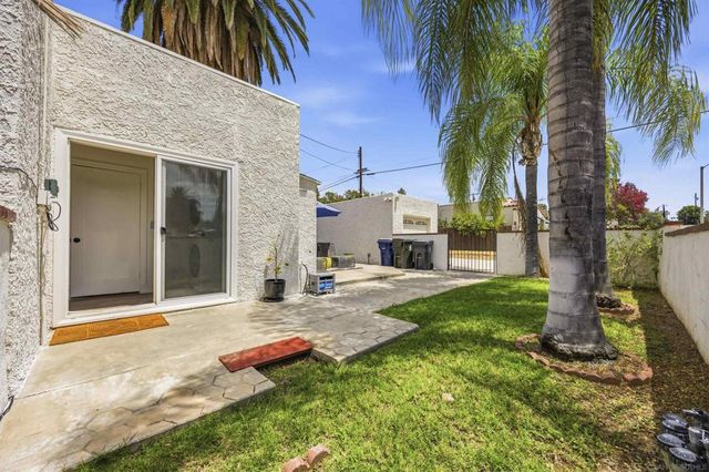 1011 W Cypress Ave, Redlands, CA 92373