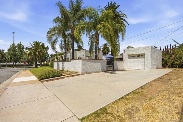 1011 W Cypress Ave, Redlands, CA 92373