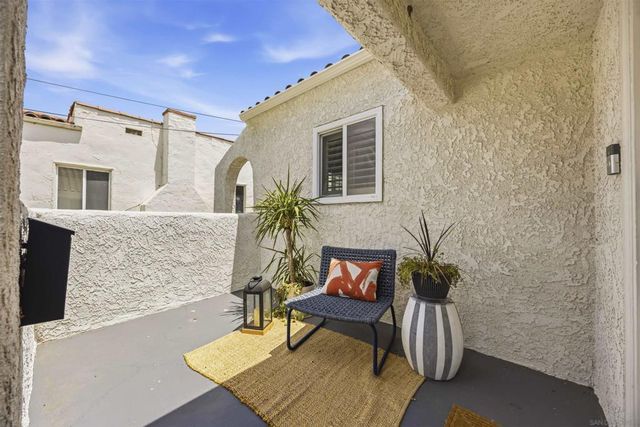 1011 W Cypress Ave, Redlands, CA 92373