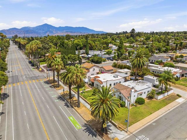 1011 W Cypress Ave, Redlands, CA 92373