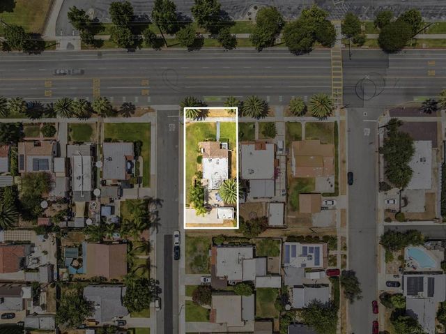 1011 W Cypress Ave, Redlands, CA 92373