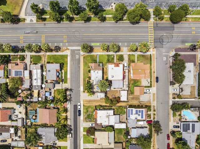 1011 W Cypress Ave, Redlands, CA 92373