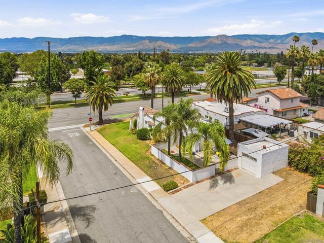 1011 W Cypress Ave, Redlands, CA 92373