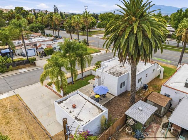 1011 W Cypress Ave, Redlands, CA 92373