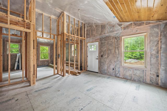 89 Hemlock Lane, Danbury, NH 03230