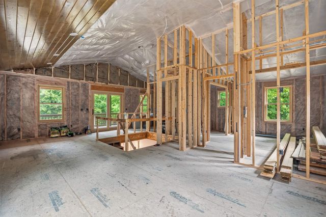 89 Hemlock Lane, Danbury, NH 03230