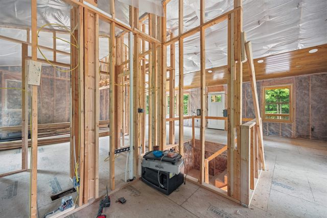 89 Hemlock Lane, Danbury, NH 03230