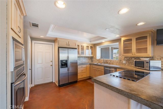 22436 Pin Tail, Canyon Lake, CA 92587