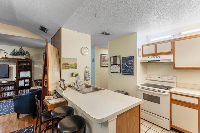 28 Catalonia Ct, St Augustine, FL 32086