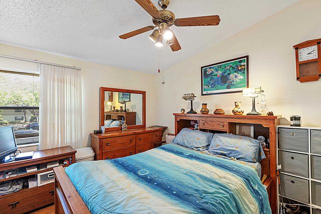 28 Catalonia Ct, St Augustine, FL 32086