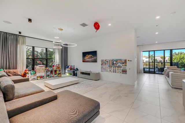 8593 Swinley Forest Way, Boca Raton, FL 33434