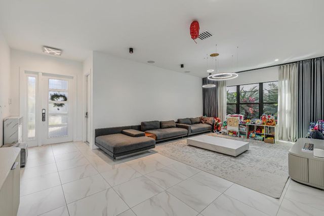 8593 Swinley Forest Way, Boca Raton, FL 33434