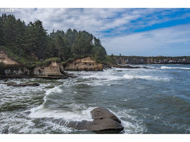 103 Boiler Bay, Depoe Bay, OR 97341