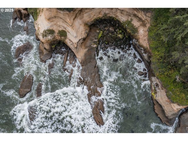 103 Boiler Bay, Depoe Bay, OR 97341