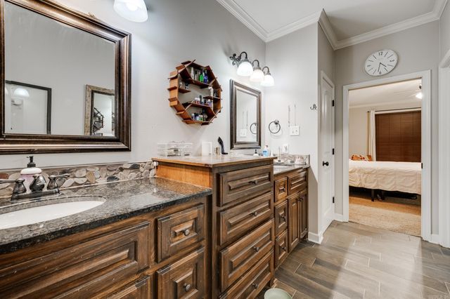 2602 Cherry Crossing, Benton, AR 72015