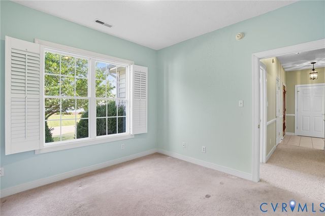 4307 Village Woods Ln, Chester, VA 23831
