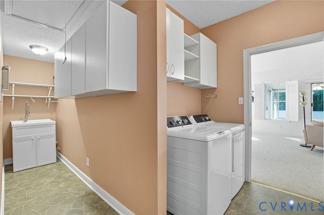 4307 Village Woods Ln, Chester, VA 23831