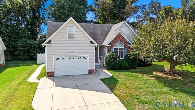 4307 Village Woods Ln, Chester, VA 23831