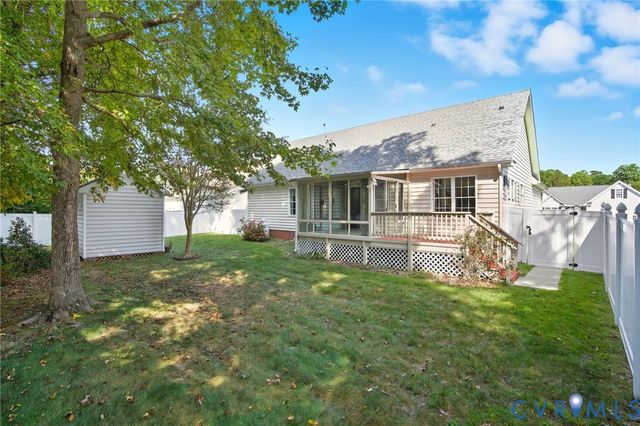 4307 Village Woods Ln, Chester, VA 23831