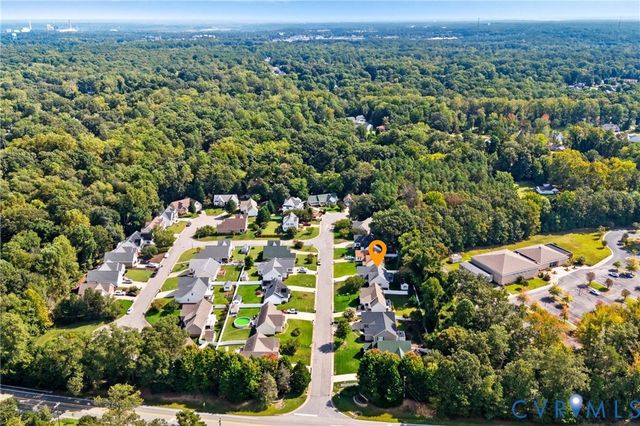 4307 Village Woods Ln, Chester, VA 23831