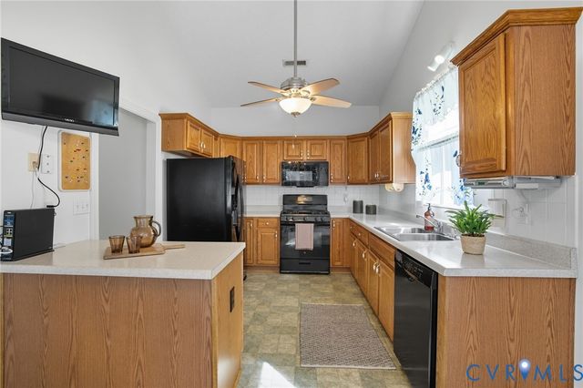 4307 Village Woods Ln, Chester, VA 23831