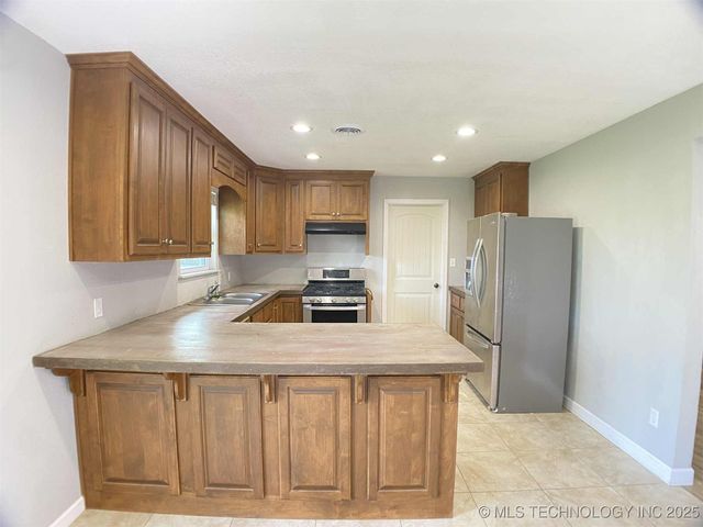 63400 E 120 Road, Miami, OK 74354